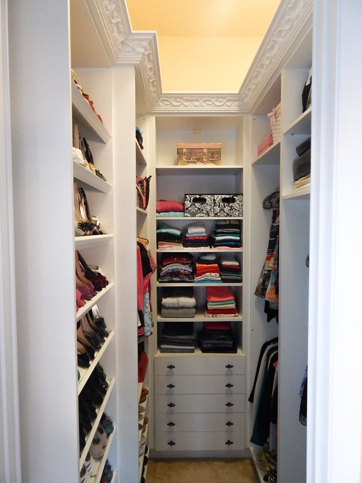 20 Incredible Small Walk In Closet Ideas Makeovers The Happy Housie