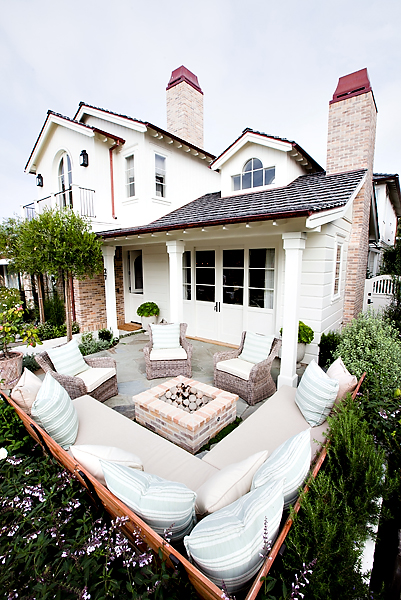Inspiring Outdoor Fire Pit Areas, White Brick Fire Pit