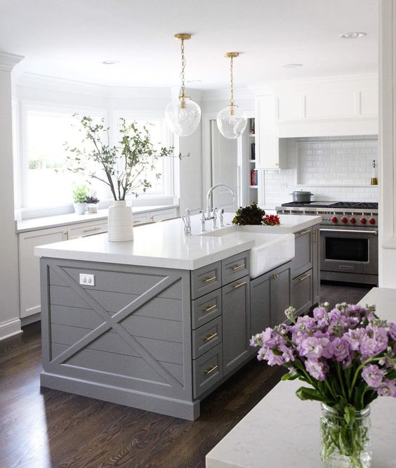 15 Gorgeous White Kitchens With Coloured Islands The Happy Housie